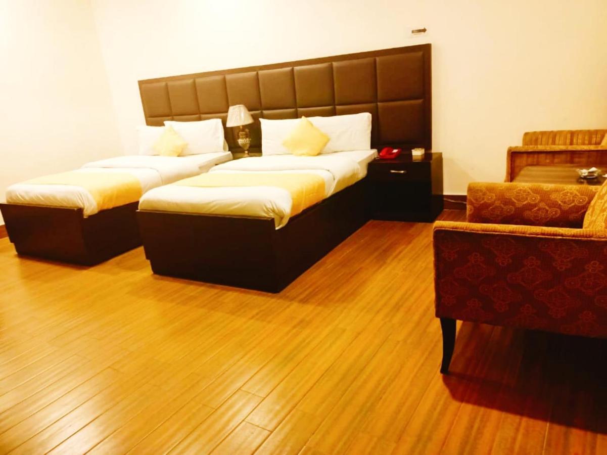 מולטאן Hotel S.R. Lounge מראה חיצוני תמונה