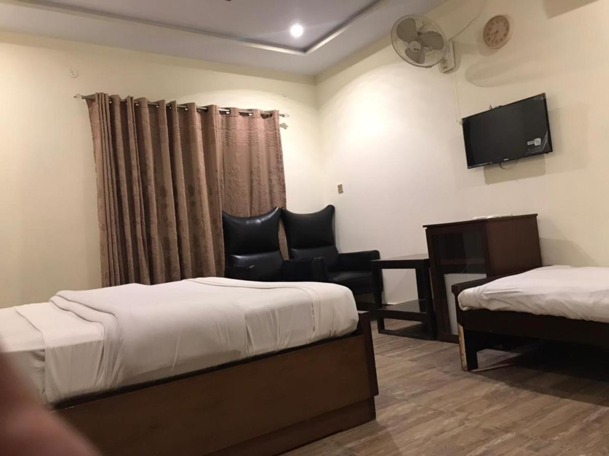 מולטאן Hotel S.R. Lounge מראה חיצוני תמונה