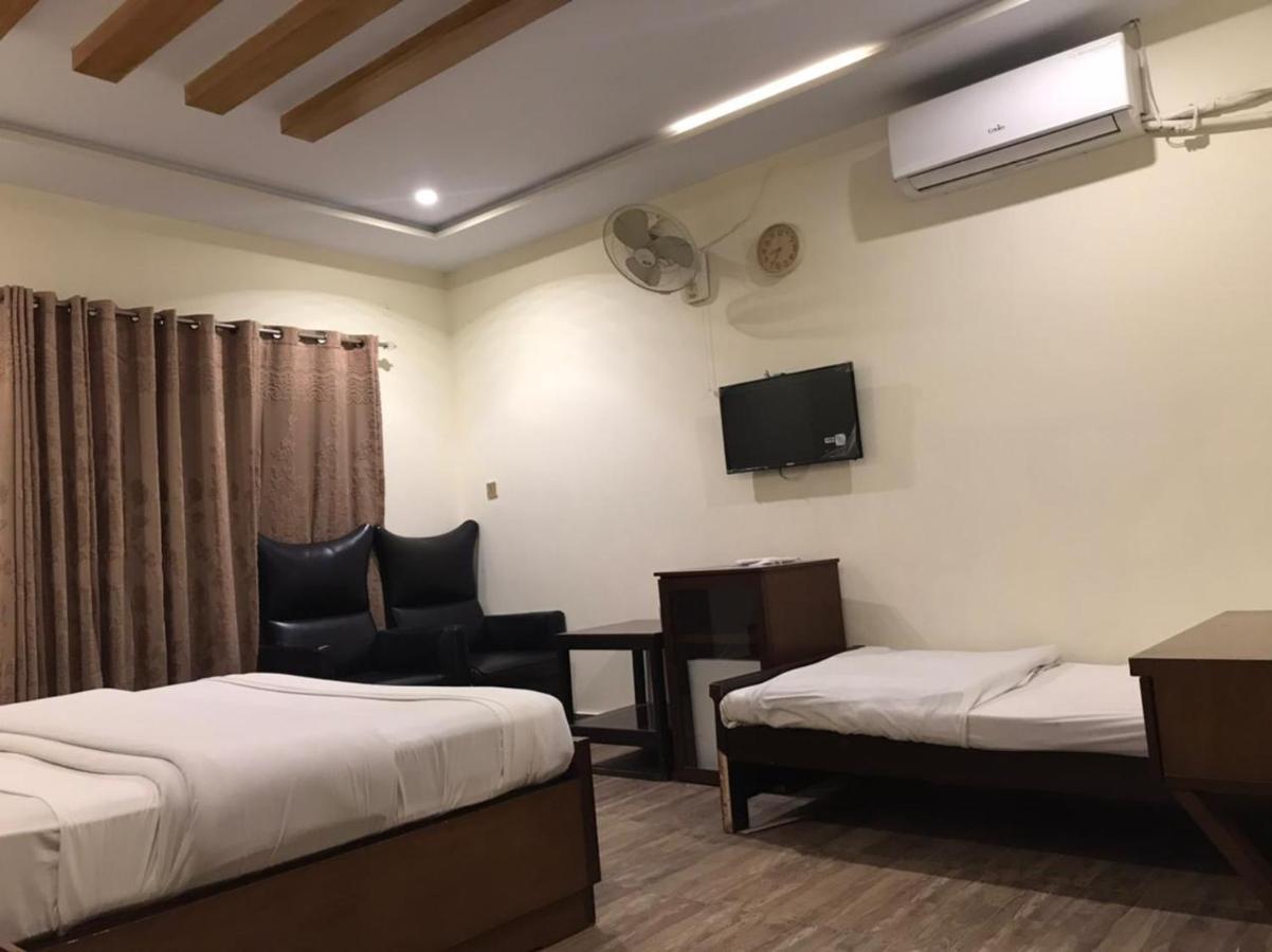 מולטאן Hotel S.R. Lounge מראה חיצוני תמונה