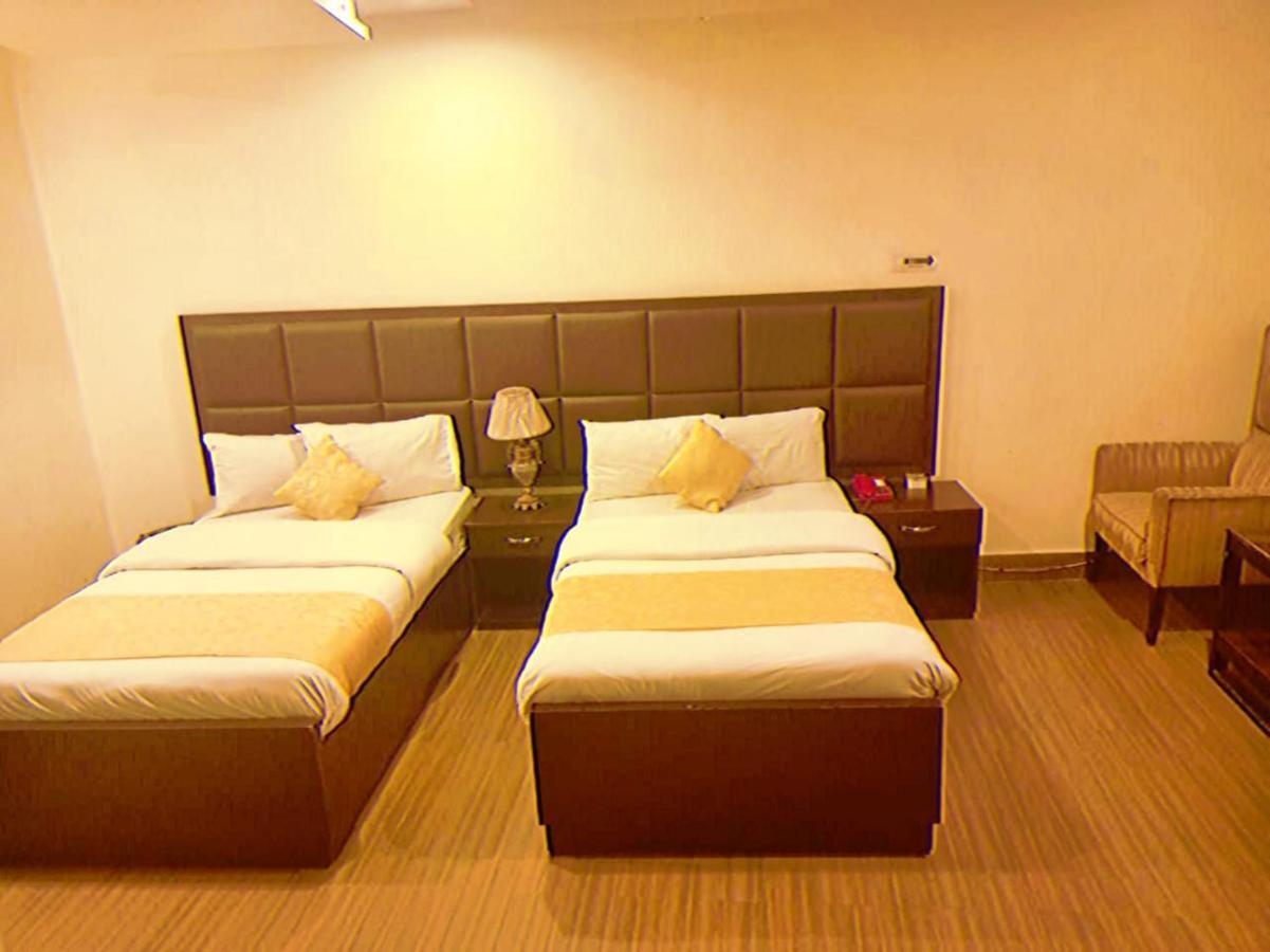 מולטאן Hotel S.R. Lounge מראה חיצוני תמונה