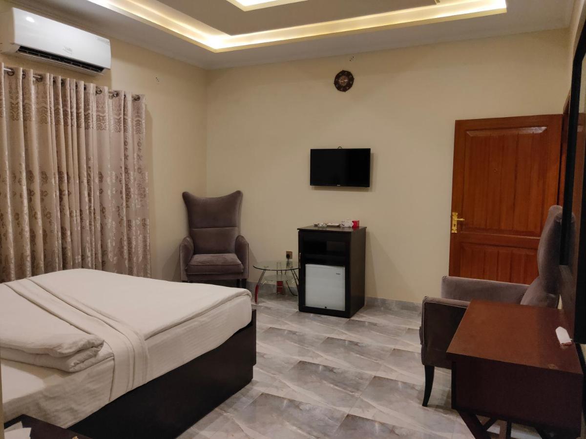 מולטאן Hotel S.R. Lounge מראה חיצוני תמונה