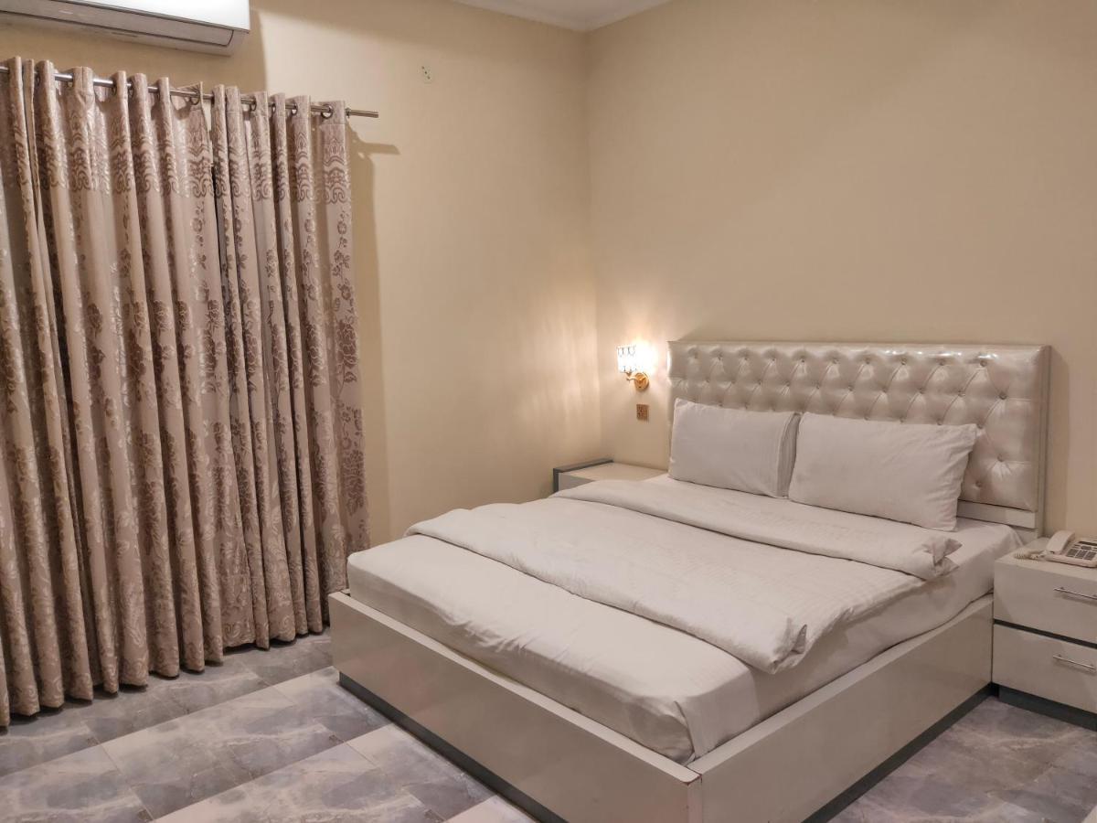 מולטאן Hotel S.R. Lounge מראה חיצוני תמונה