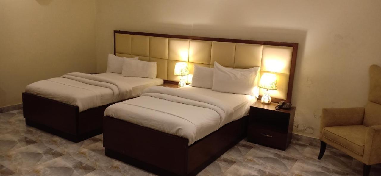 מולטאן Hotel S.R. Lounge מראה חיצוני תמונה