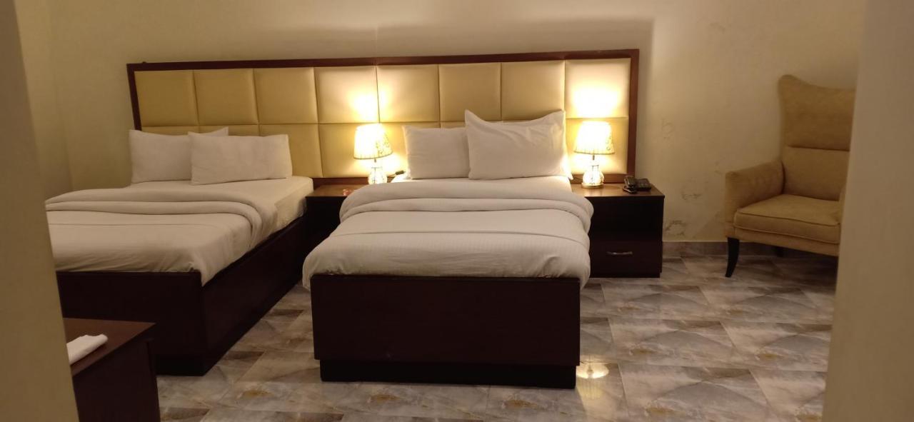 מולטאן Hotel S.R. Lounge מראה חיצוני תמונה