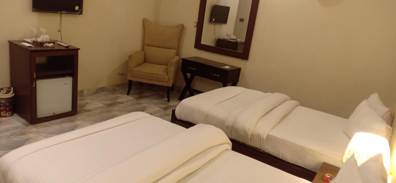 מולטאן Hotel S.R. Lounge מראה חיצוני תמונה