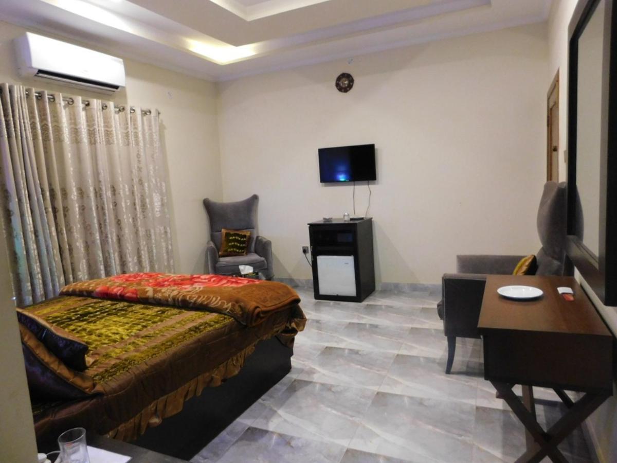 מולטאן Hotel S.R. Lounge מראה חיצוני תמונה